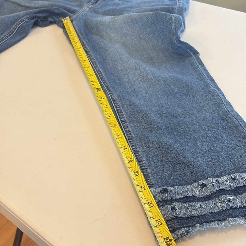Jen 7 by 7 for all mankind - Cropped Fringe Hem Straight Leg Jean - Size 16. - Picture 15 of 15